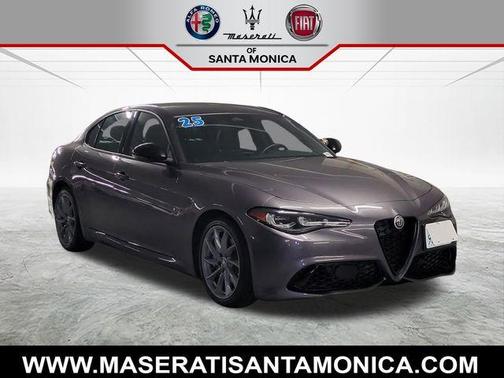 Vesuvio Gray Metallic 2025 Alfa Romeo Giulia Base