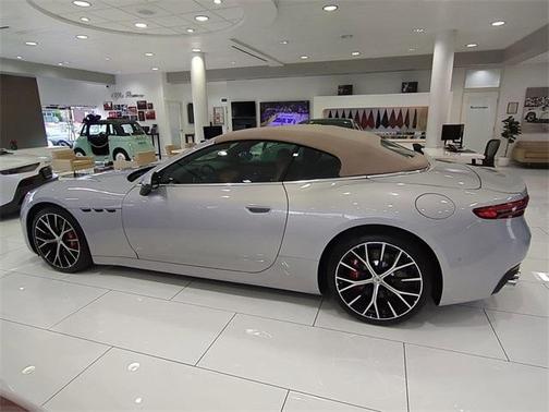 2026 Maserati GranCabrio BASE