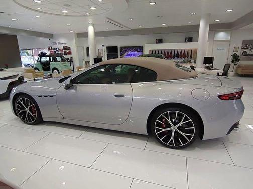 2026 Maserati GranCabrio BASE