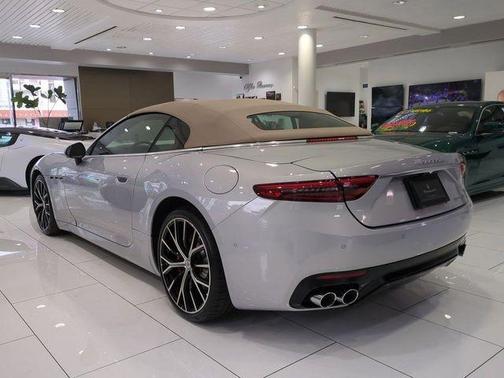 2026 Maserati GranCabrio BASE