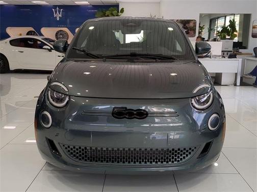 2025 FIAT 500e Base