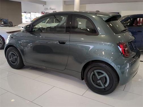 2025 FIAT 500e Base