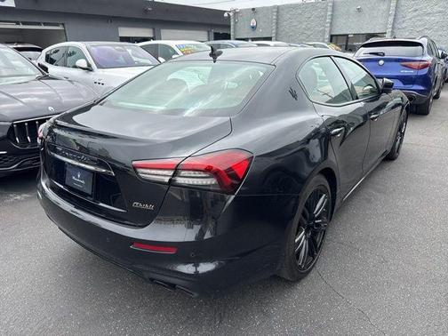 2022 Maserati Ghibli Modena