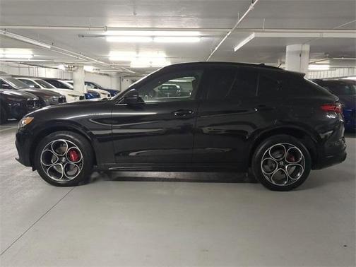 2022 Alfa Romeo Stelvio Veloce