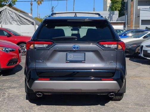2022 Toyota RAV4 Hybrid SE