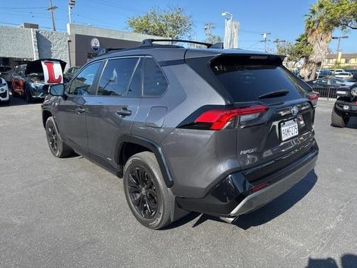 2022 Toyota RAV4 Hybrid SE