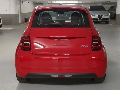 2024 FIAT 500e Base