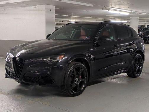 Vulcano Black Metallic 2026 Alfa Romeo Stelvio Veloce