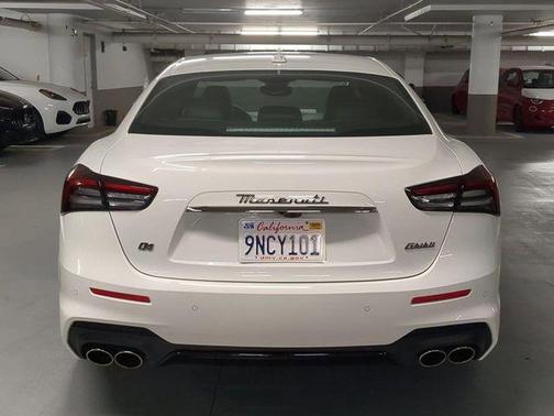 Bianco 2024 Maserati Ghibli Modena Ultima Q4