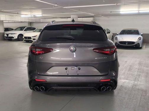 2022 Alfa Romeo Stelvio Quadrifoglio