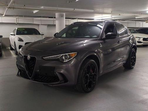 2022 Alfa Romeo Stelvio Quadrifoglio