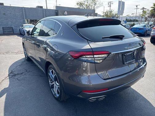 Grigio Maratea Metallic 2023 Maserati Levante GT