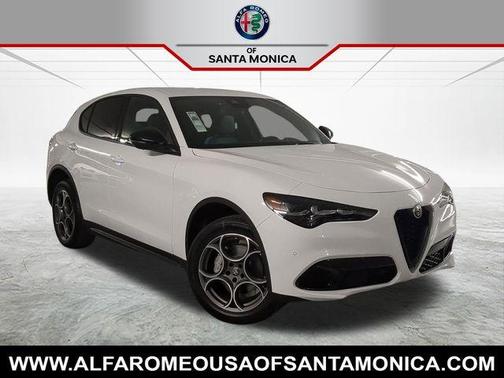 2025 Alfa Romeo Stelvio Base