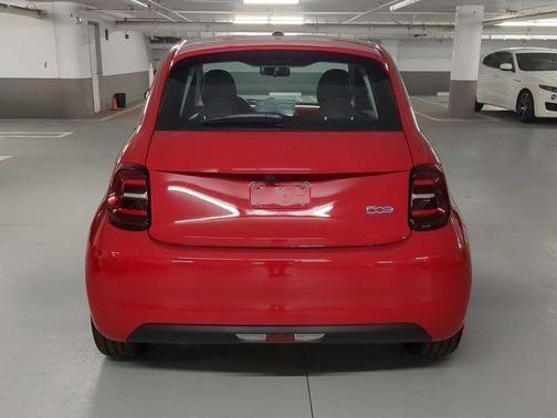 2024 FIAT 500e Base
