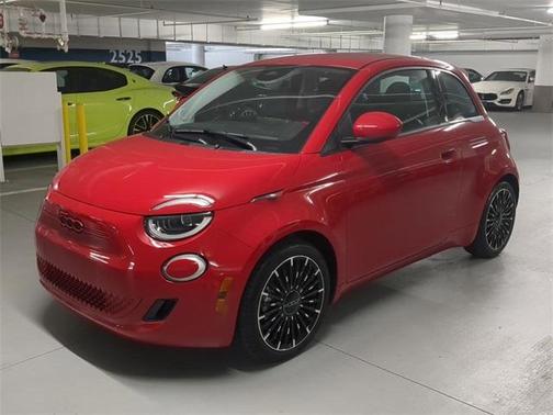 2024 FIAT 500e Base