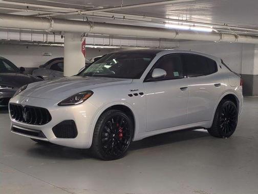 Bianco 2026 Maserati Grecale Modena