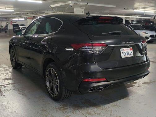 Nero Ribelle Metallic 2022 Maserati Levante Modena