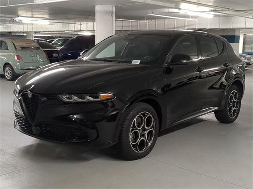 2025 Alfa Romeo Tonale Base