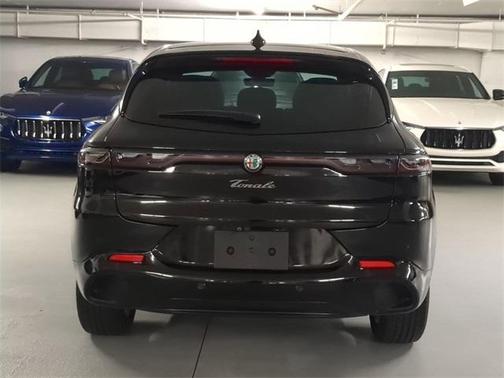 2025 Alfa Romeo Tonale Base