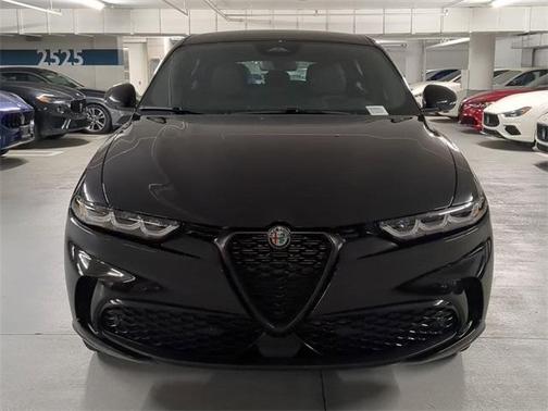 2025 Alfa Romeo Tonale Base