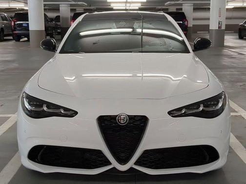 Alfa White 2024 Alfa Romeo Giulia Veloce