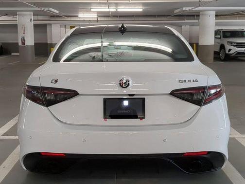 Alfa White 2024 Alfa Romeo Giulia Veloce