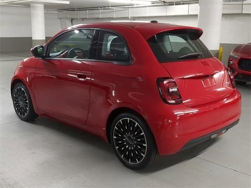 2024 FIAT 500e Base