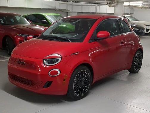 2024 FIAT 500e Base