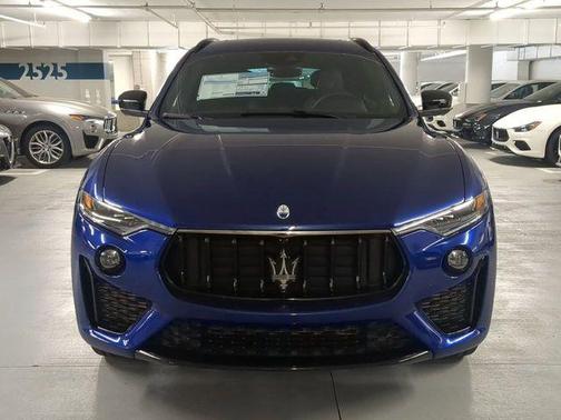 Blu 2024 Maserati Levante Modena Ultima