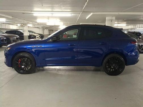 Blu 2024 Maserati Levante Modena Ultima
