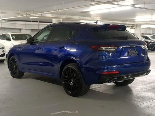 Blu 2024 Maserati Levante Modena Ultima