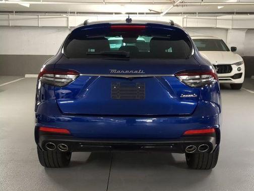 Blu 2024 Maserati Levante Modena Ultima