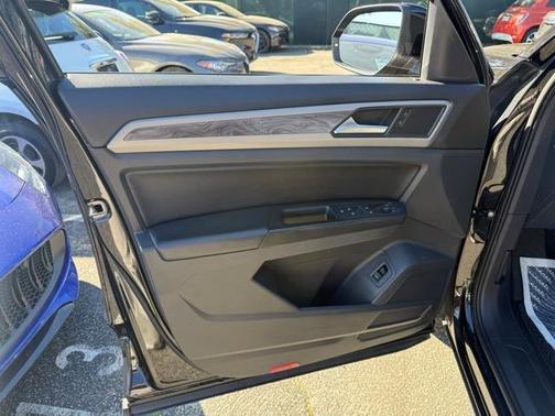 2020 Volkswagen Atlas Cross Sport 2.0T SE w/Technology