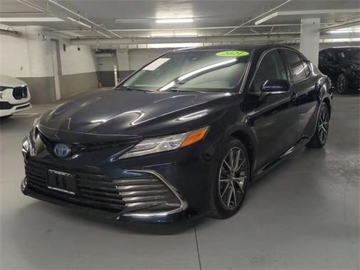 2021 Toyota Camry Hybrid XLE