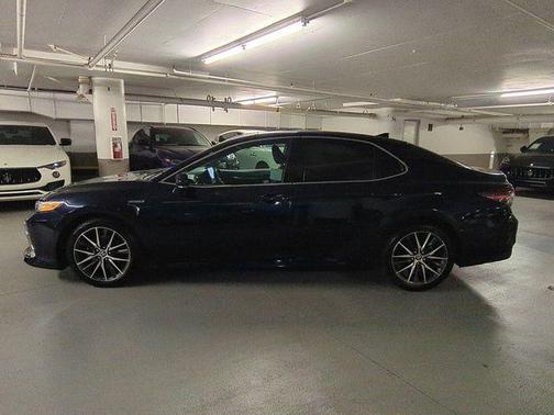 2021 Toyota Camry Hybrid XLE