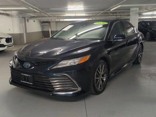 2021 Toyota Camry Hybrid XLE