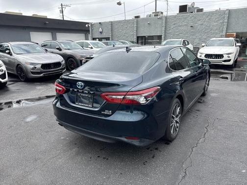 2021 Toyota Camry Hybrid XLE