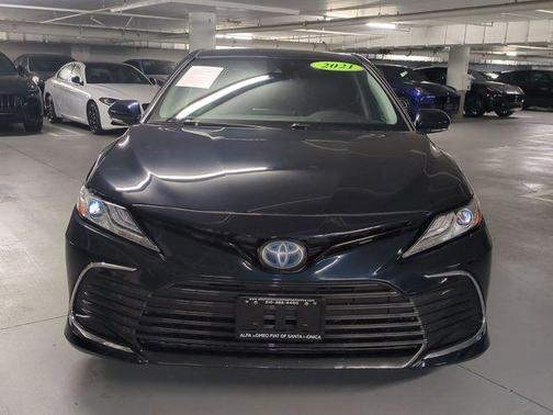 2021 Toyota Camry Hybrid XLE