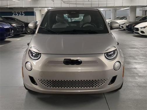 2025 FIAT 500e Base