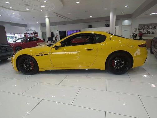 Giallo Midas 2026 Maserati GranTurismo Trofeo