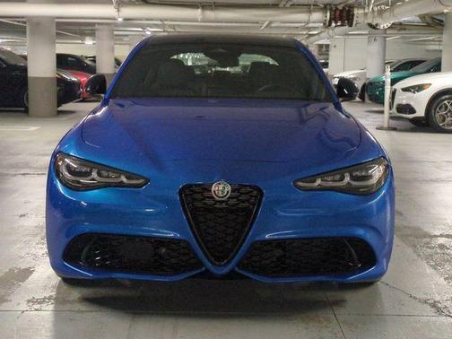 2025 Alfa Romeo Giulia Base