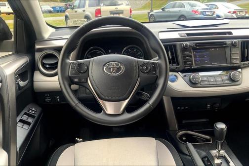 2016 Toyota RAV4 Hybrid XLE