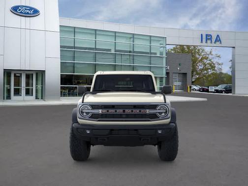 Wimbledon White 2026 Ford Bronco Outer Banks