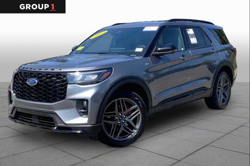 Carbonized Gray Metallic 2025 Ford Explorer ST-Line