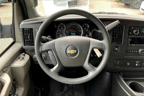 2025 Chevrolet Express 3500 LS