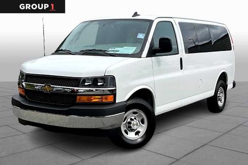 2025 Chevrolet Express 3500 LS