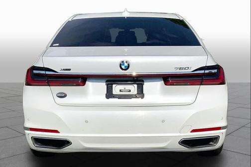 Mineral White Metallic 2020 BMW 750 i xDrive