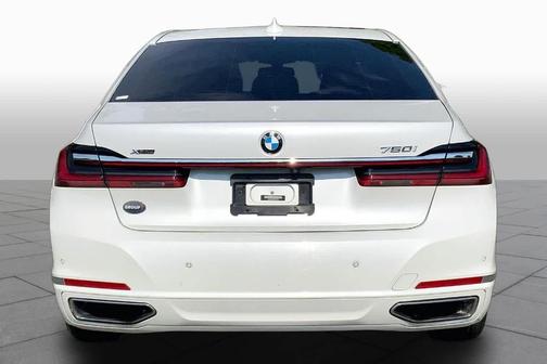 Mineral White Metallic 2020 BMW 750 i xDrive