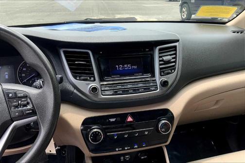 2016 Hyundai TUCSON SE