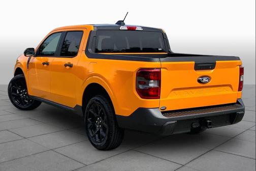 ORANGE FURY METALLIC TRI-COAT 2026 Ford Maverick XLT